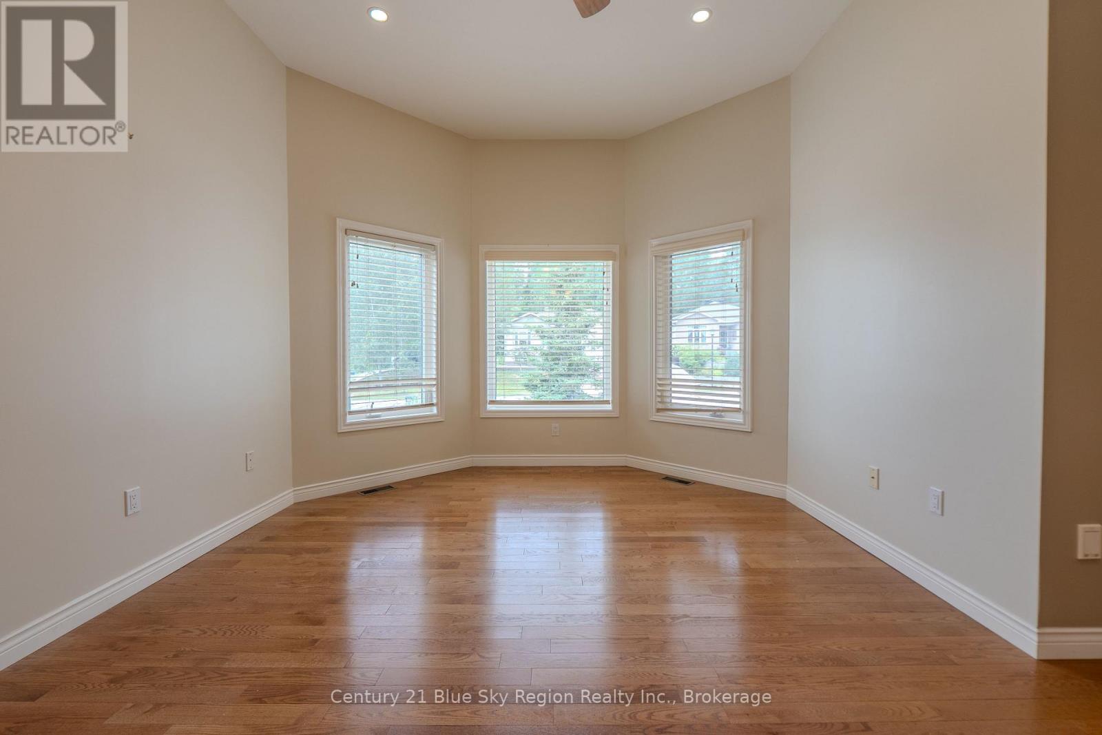 304 OSPREY CRESCENT - 5