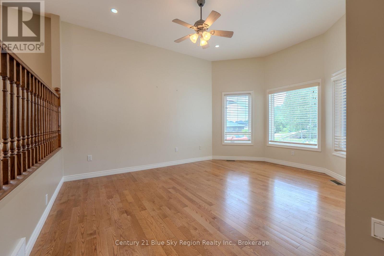 304 OSPREY CRESCENT - 6