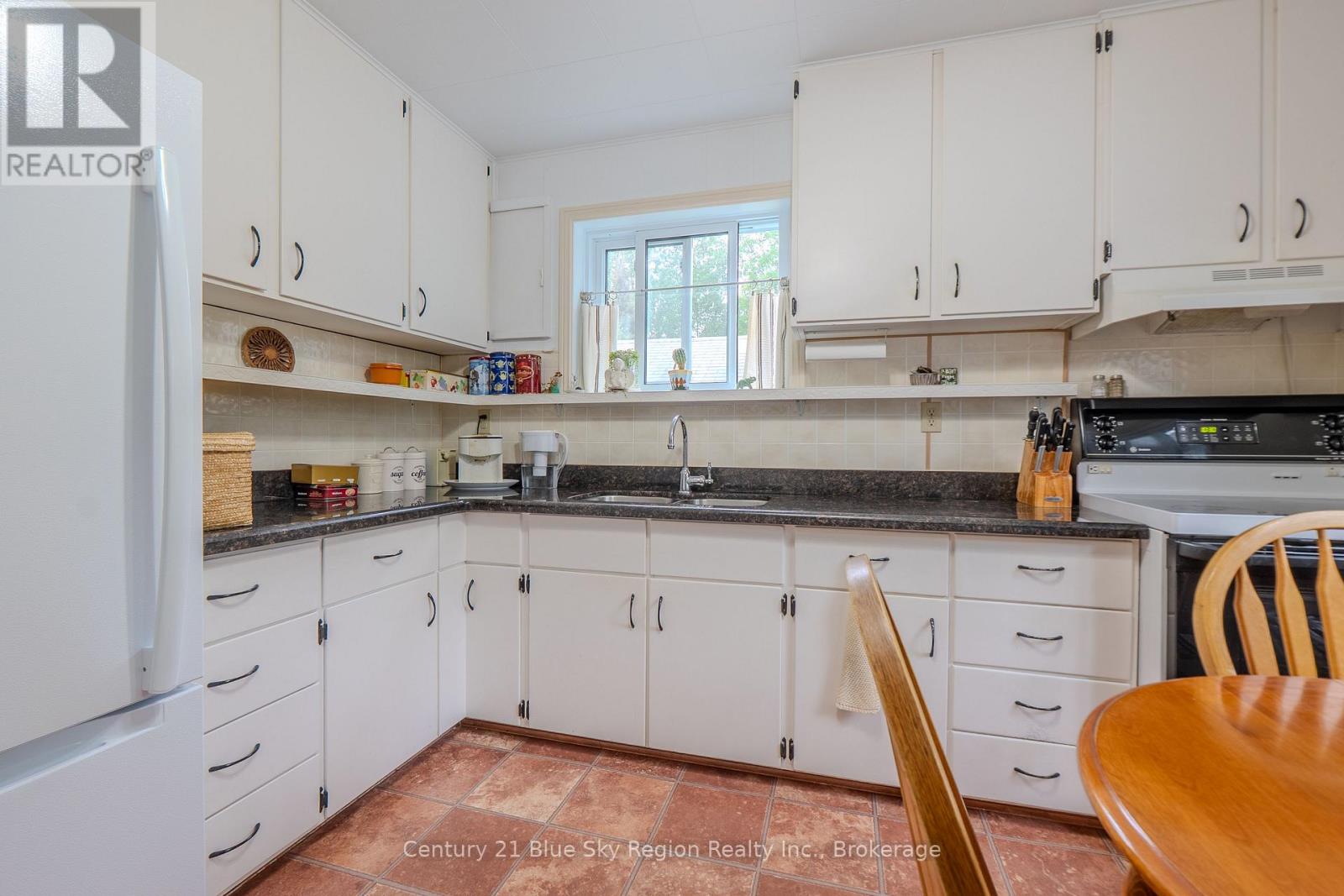 73 O'CONNOR DRIVE - 17