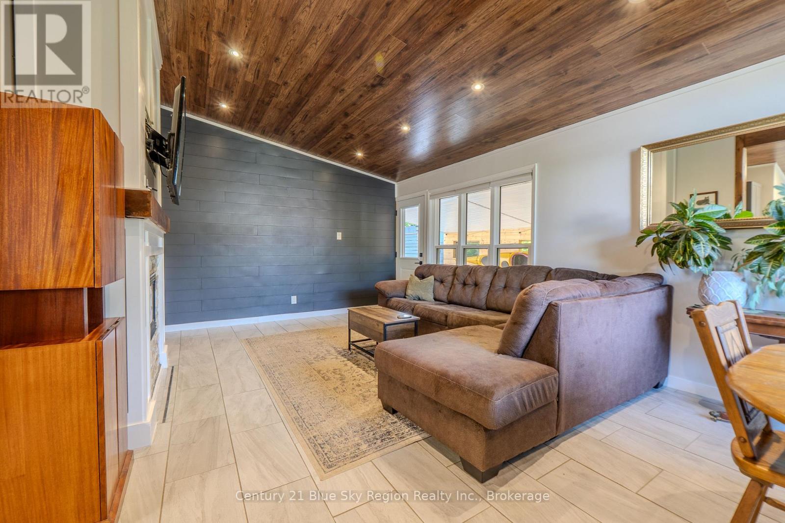 1440 JANE STREET - Image 8