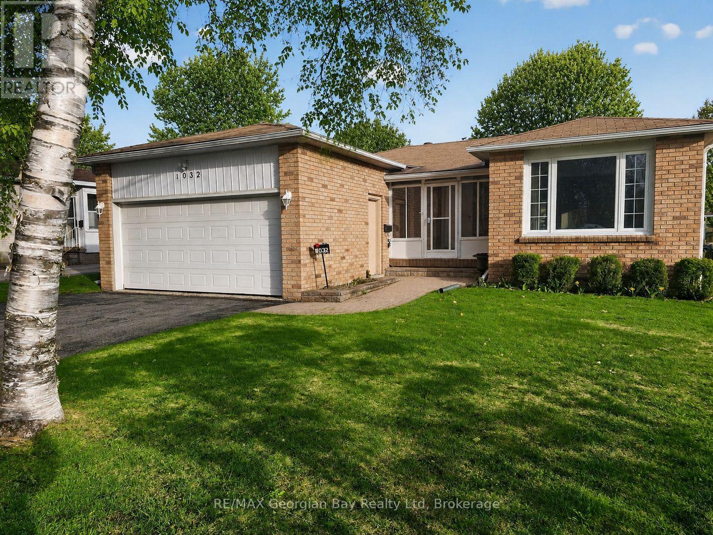 1032 DOMINION AVENUE - 2