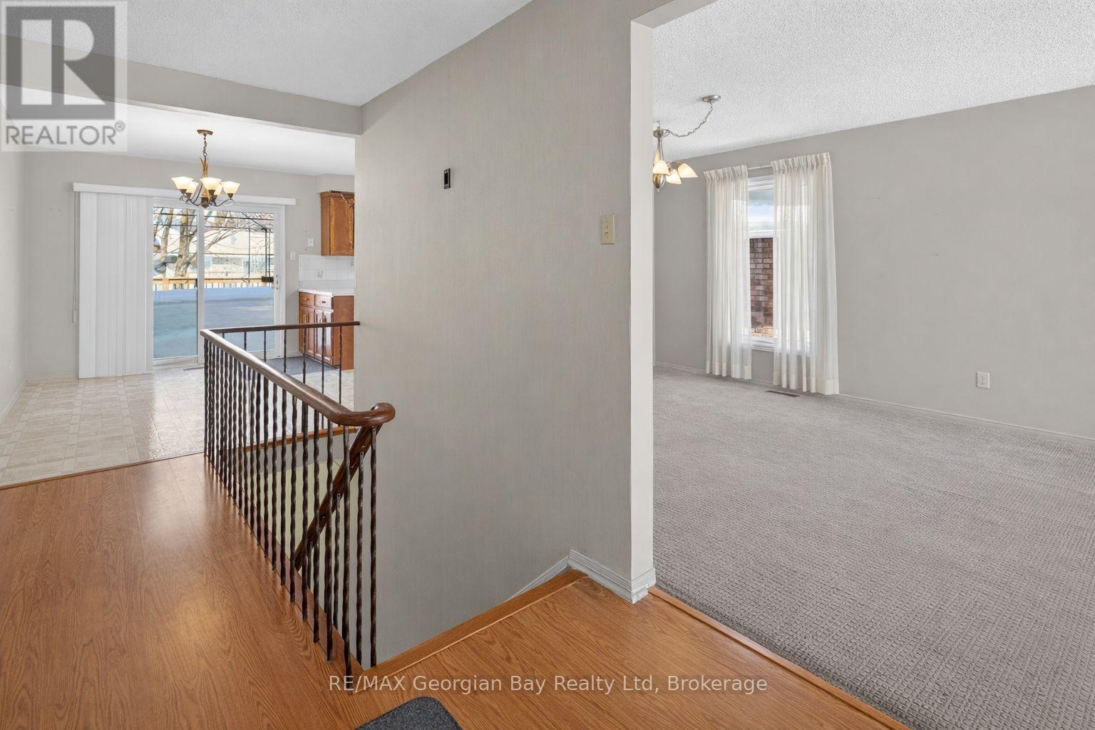 1032 DOMINION AVENUE - 4