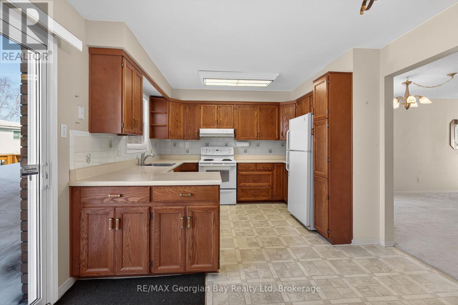 1032 DOMINION AVENUE - 8