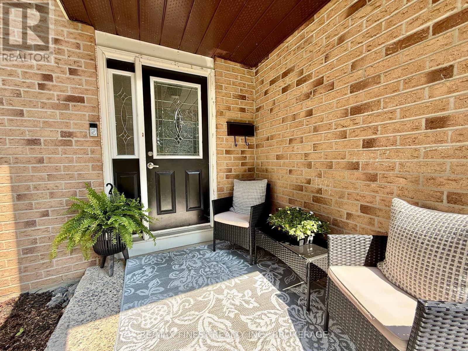 66 NICHOLSON CRESCENT - 3