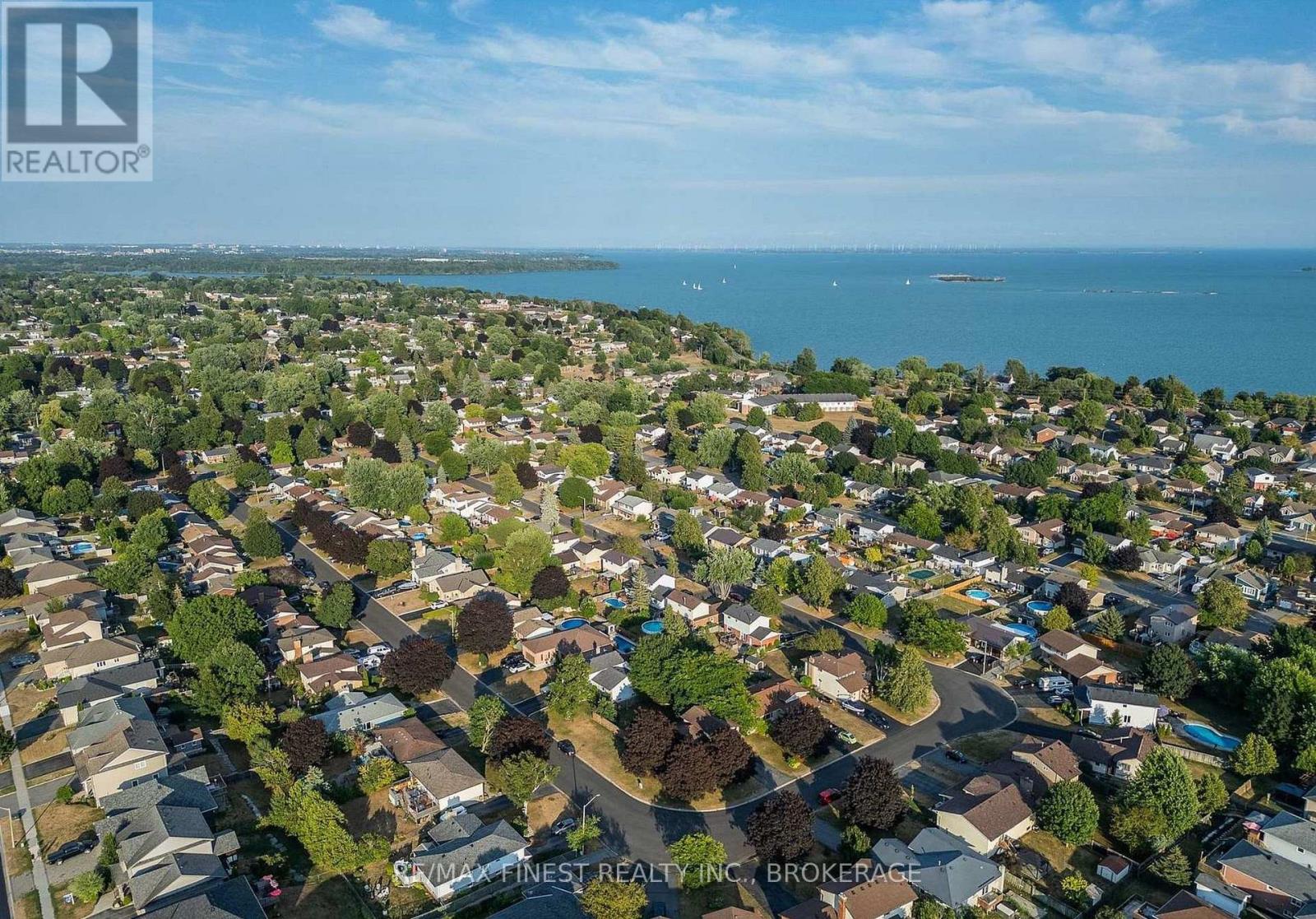 66 NICHOLSON CRESCENT - 35