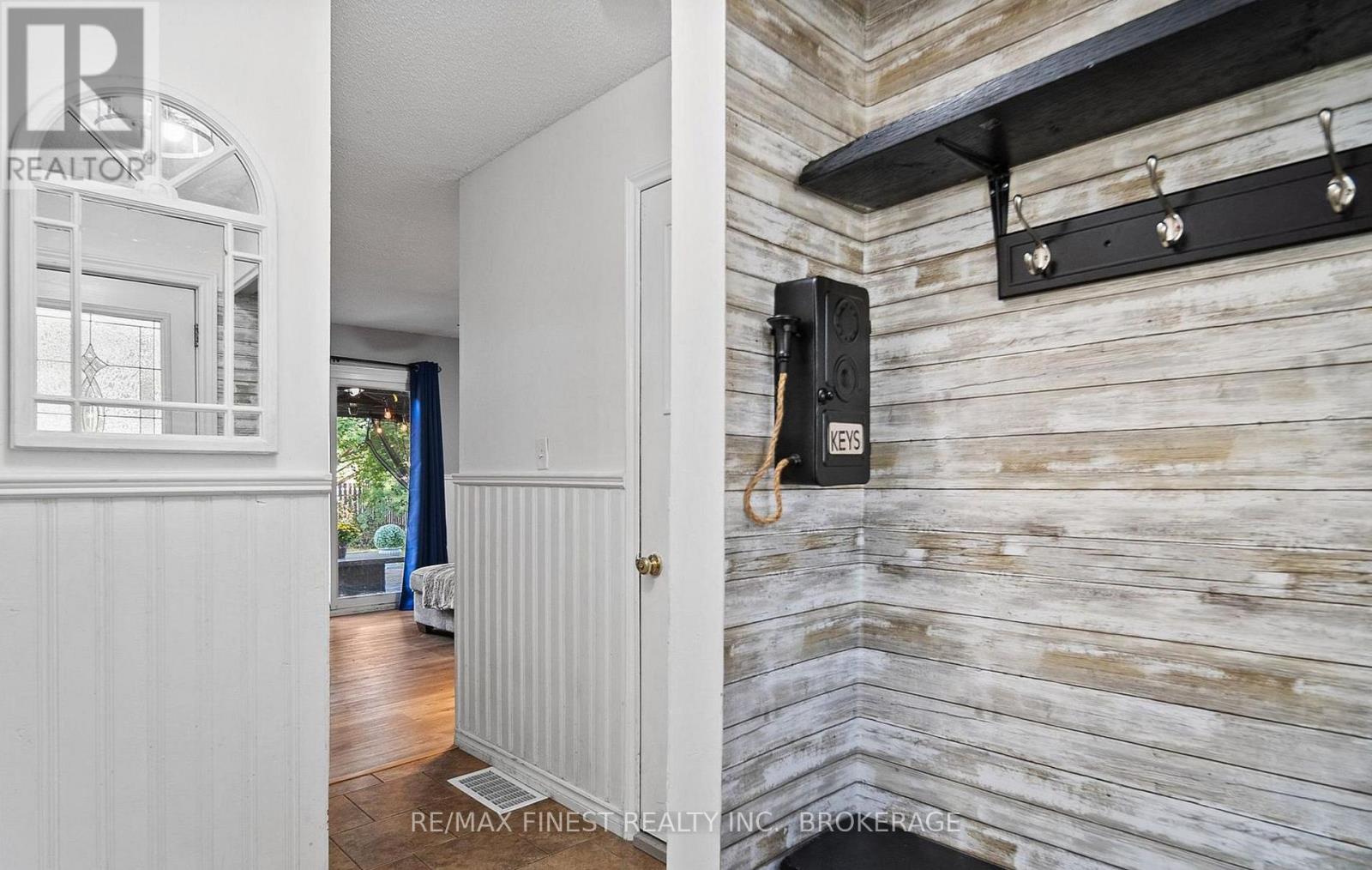 66 NICHOLSON CRESCENT - 5