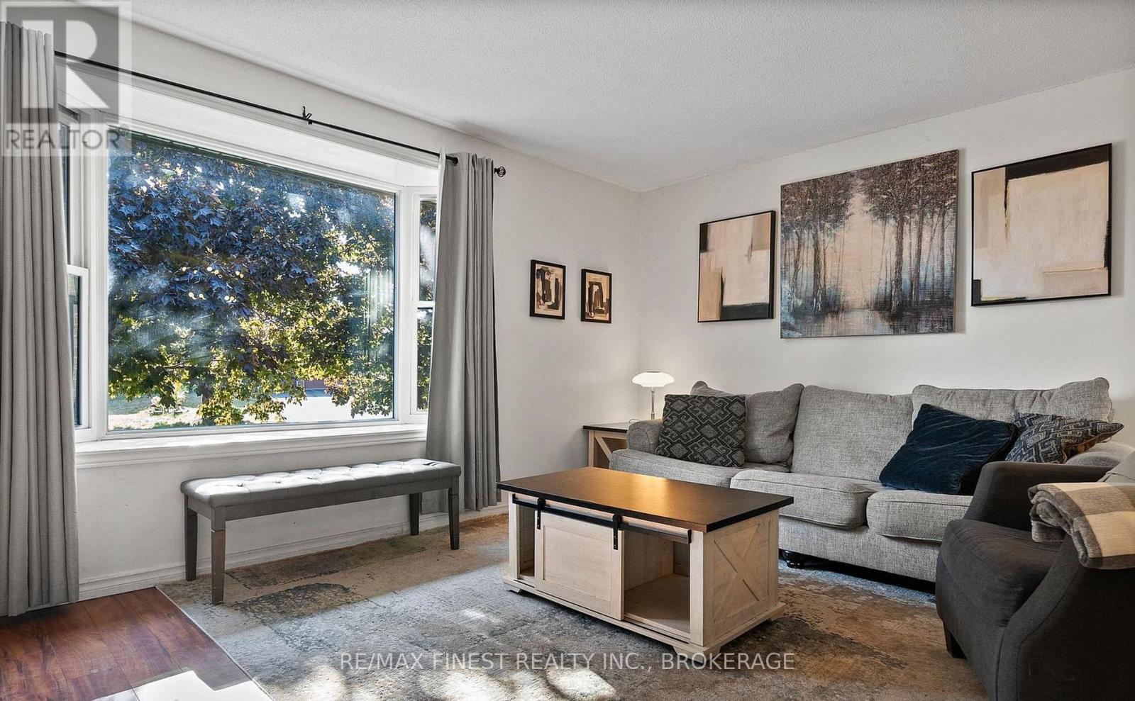 66 NICHOLSON CRESCENT - 8