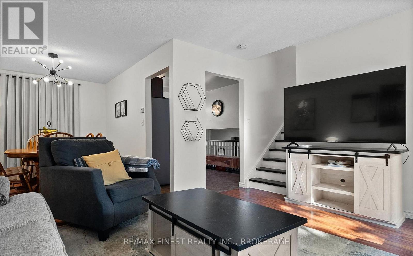 66 NICHOLSON CRESCENT - 9