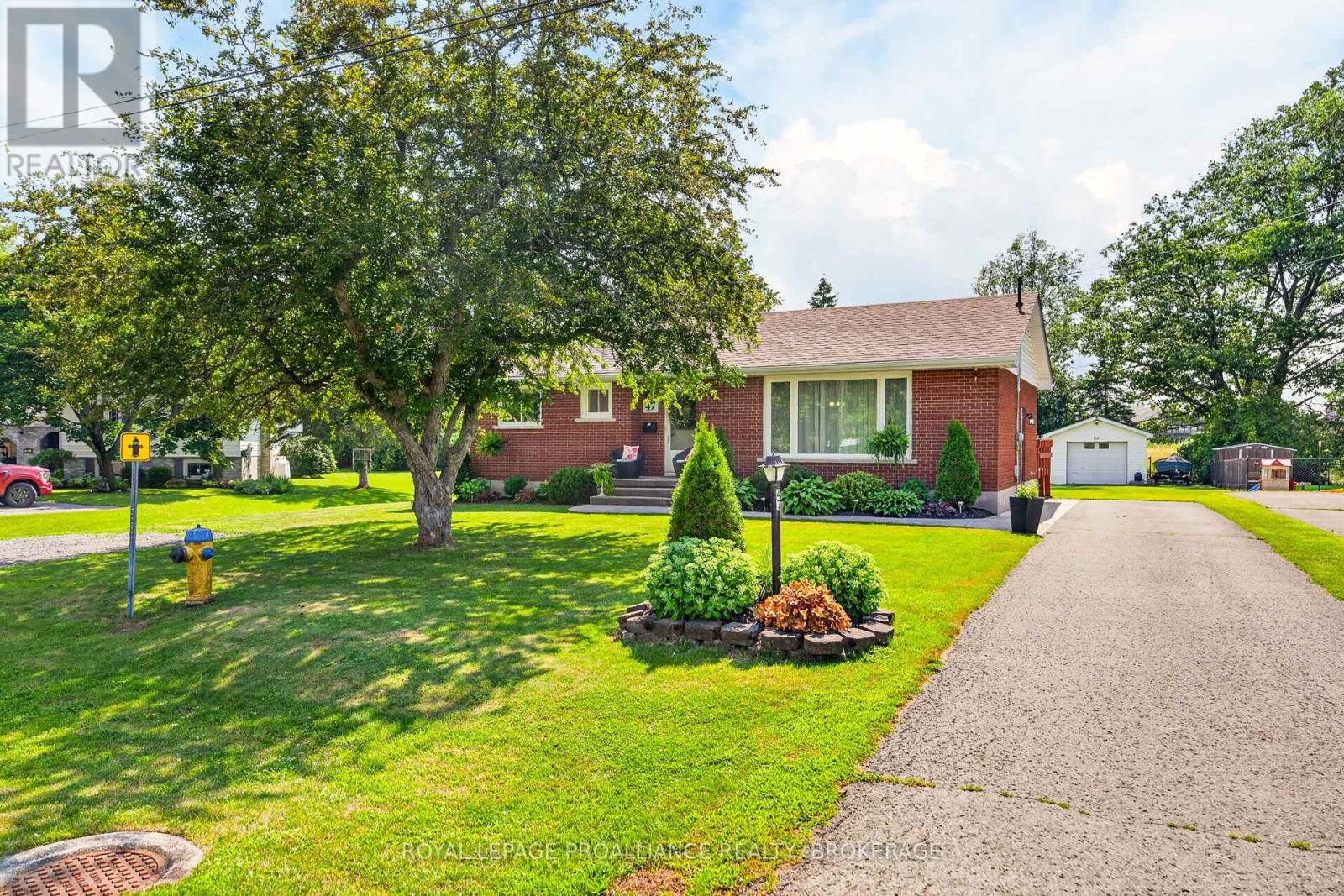 47 RIVERVIEW DRIVE - 1