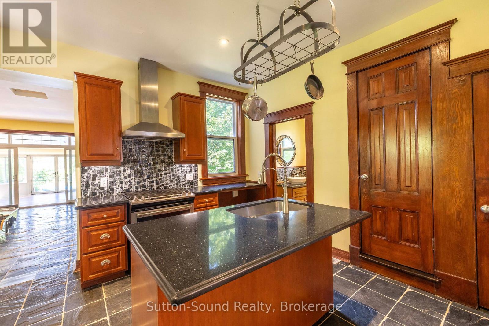 296 GARAFRAXA STREET - Image 11