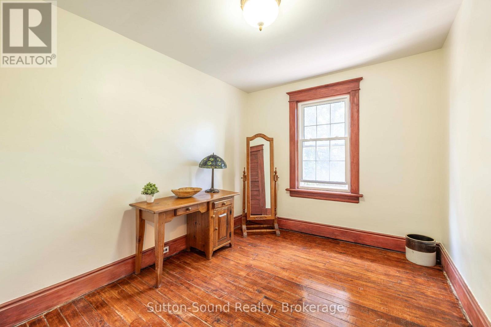 296 GARAFRAXA STREET - Image 17