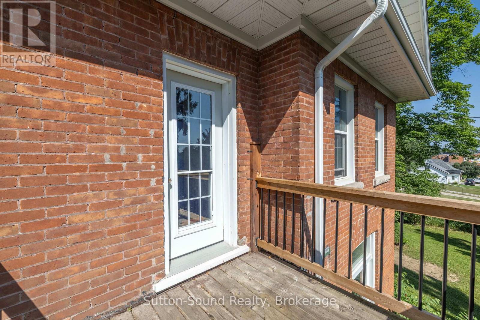 296 GARAFRAXA STREET - Image 19