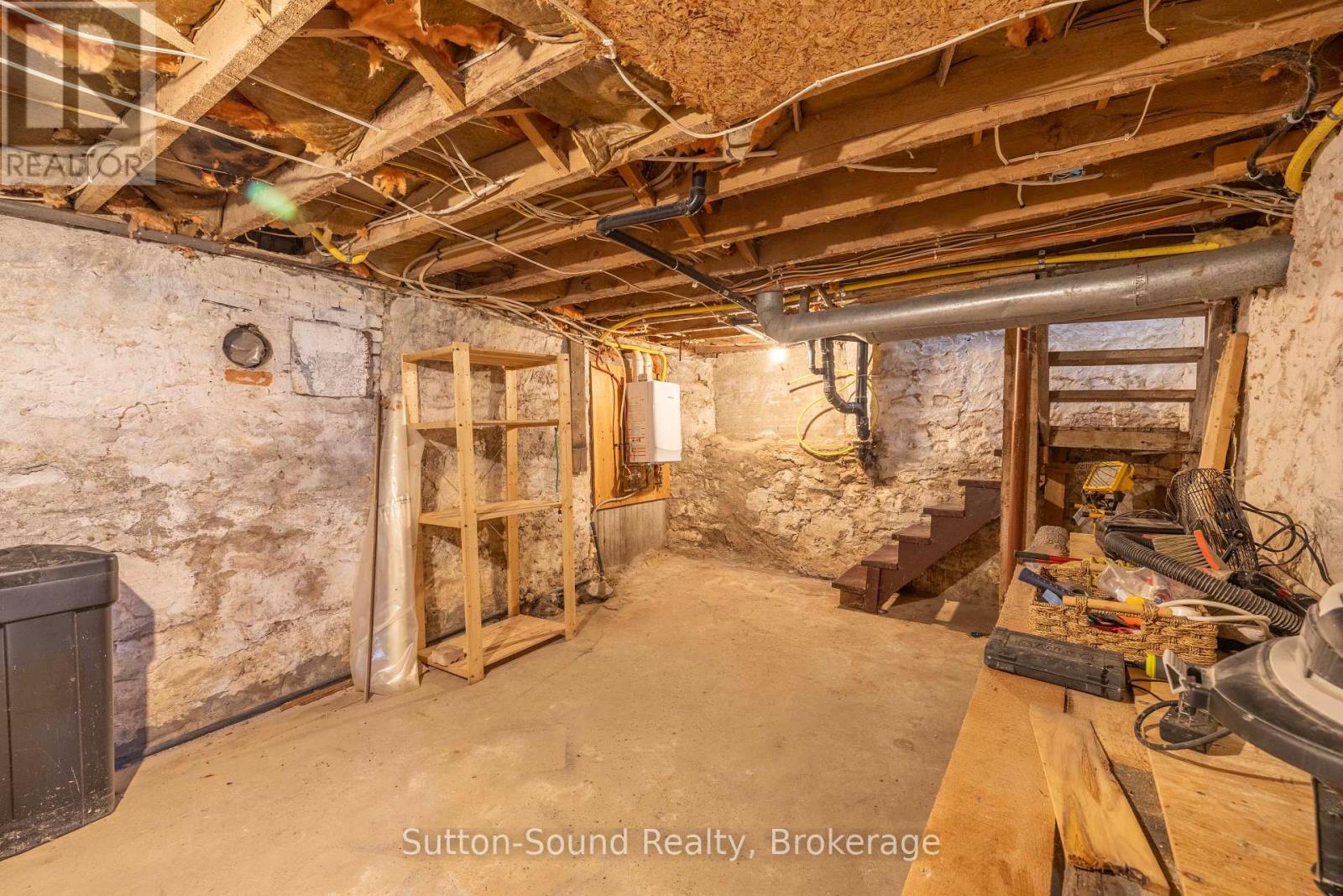 296 GARAFRAXA STREET - Image 28