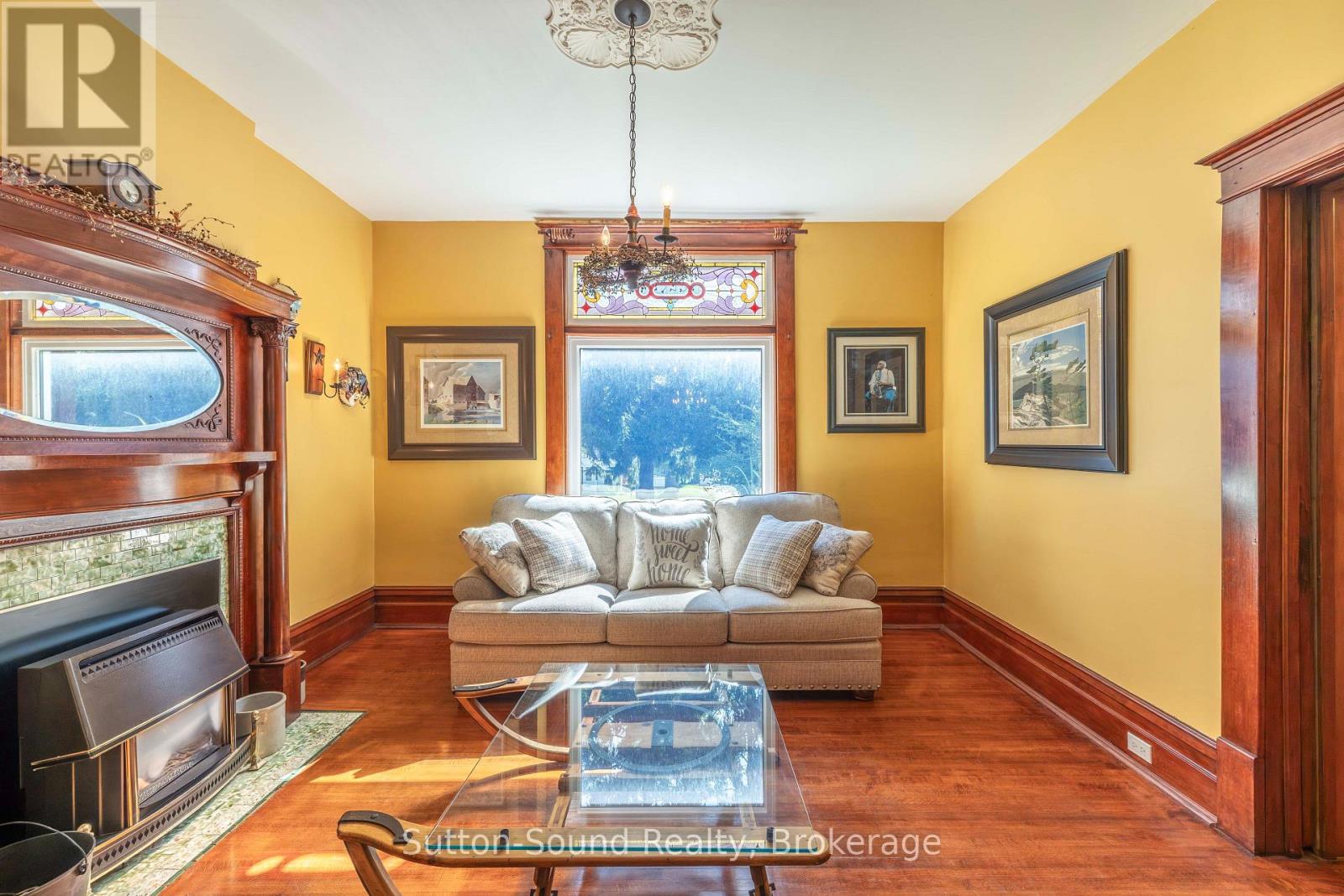 296 GARAFRAXA STREET - Image 6