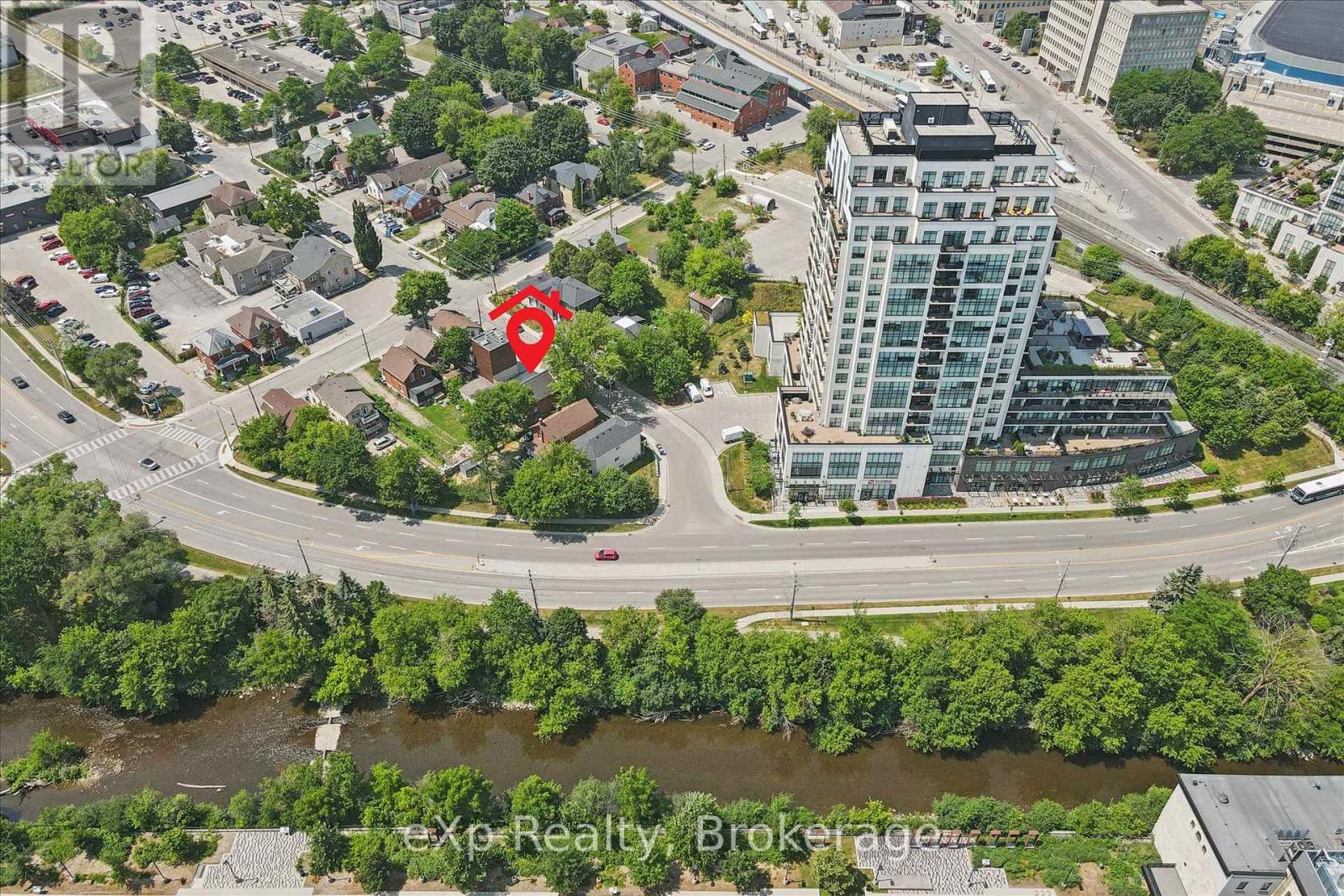 131 SURREY STREET E - 3