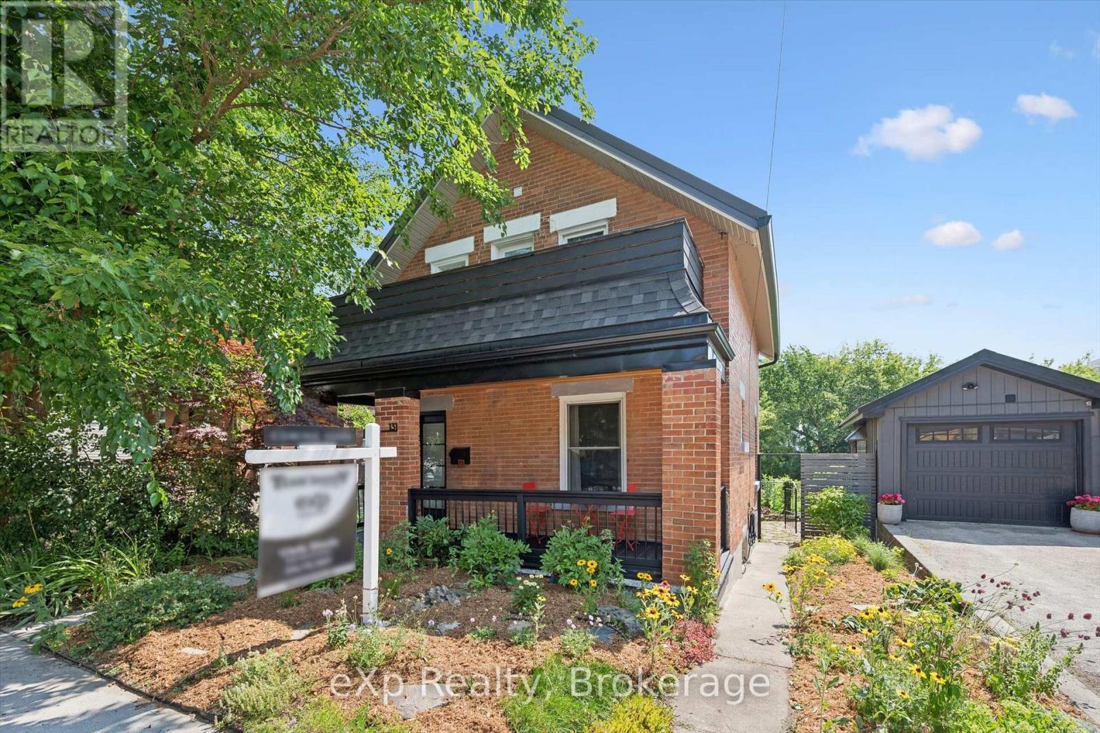 131 SURREY STREET E - 5