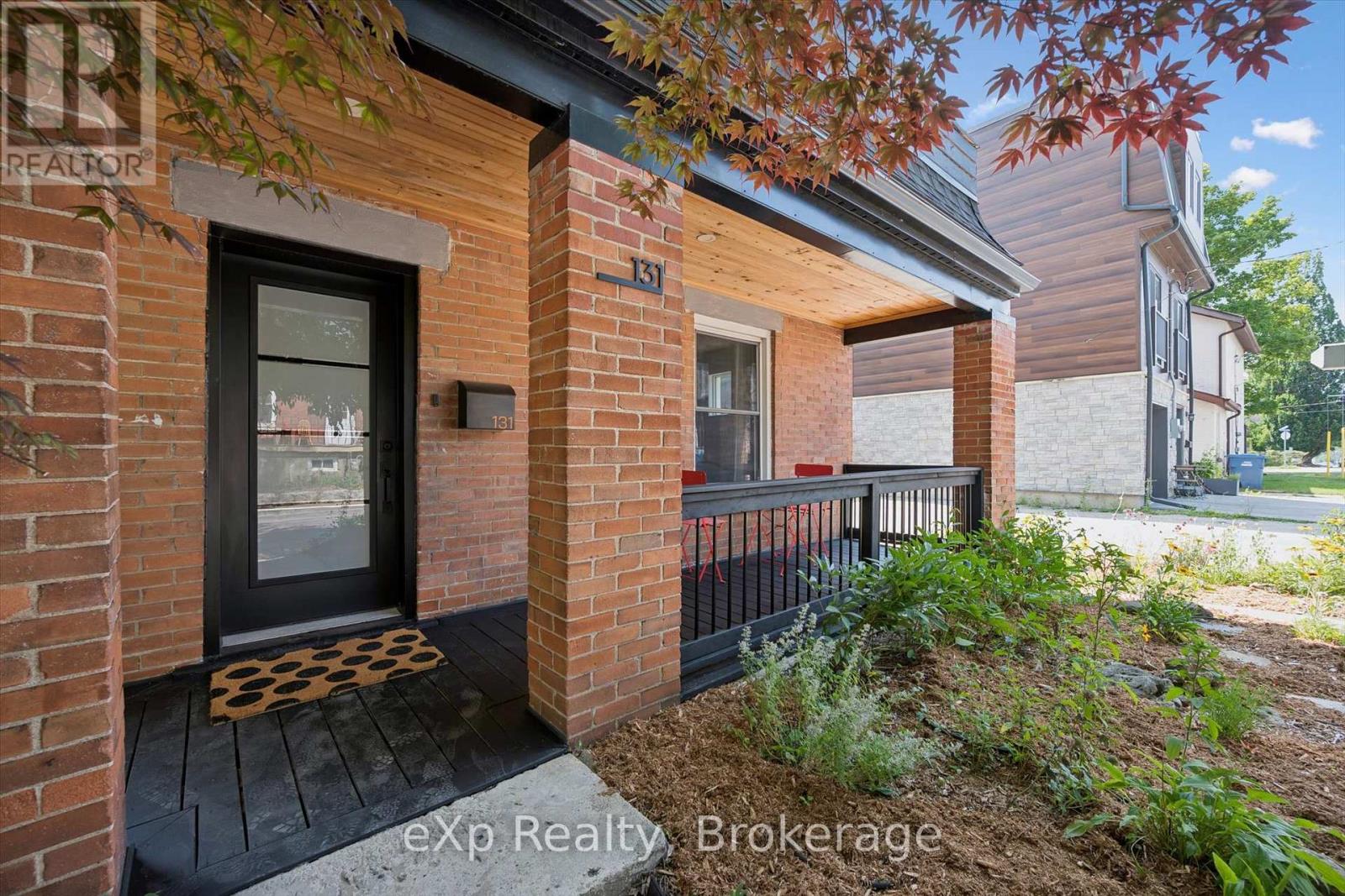 131 SURREY STREET E - 7