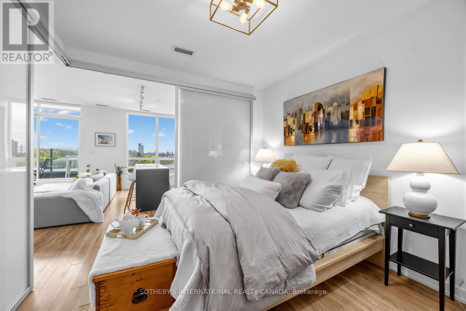 #714 377 MADISON AVENUE - 13