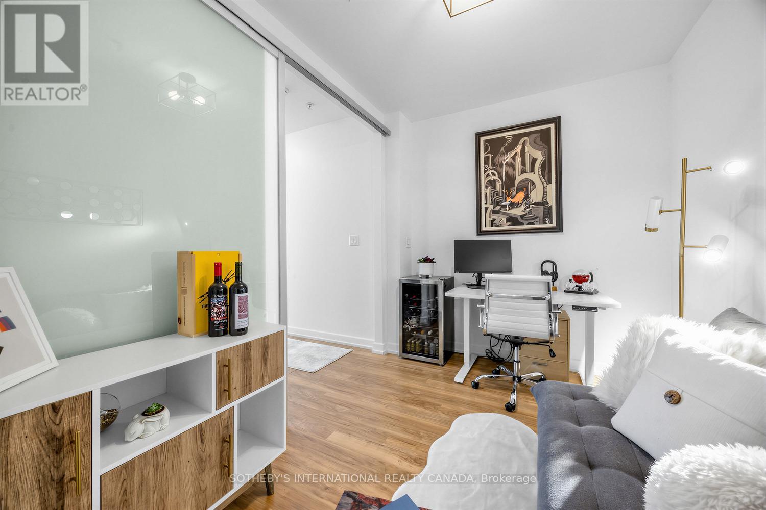 #714 377 MADISON AVENUE - 19