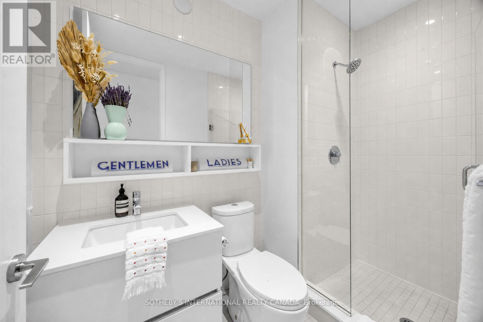 #714 377 MADISON AVENUE - 20