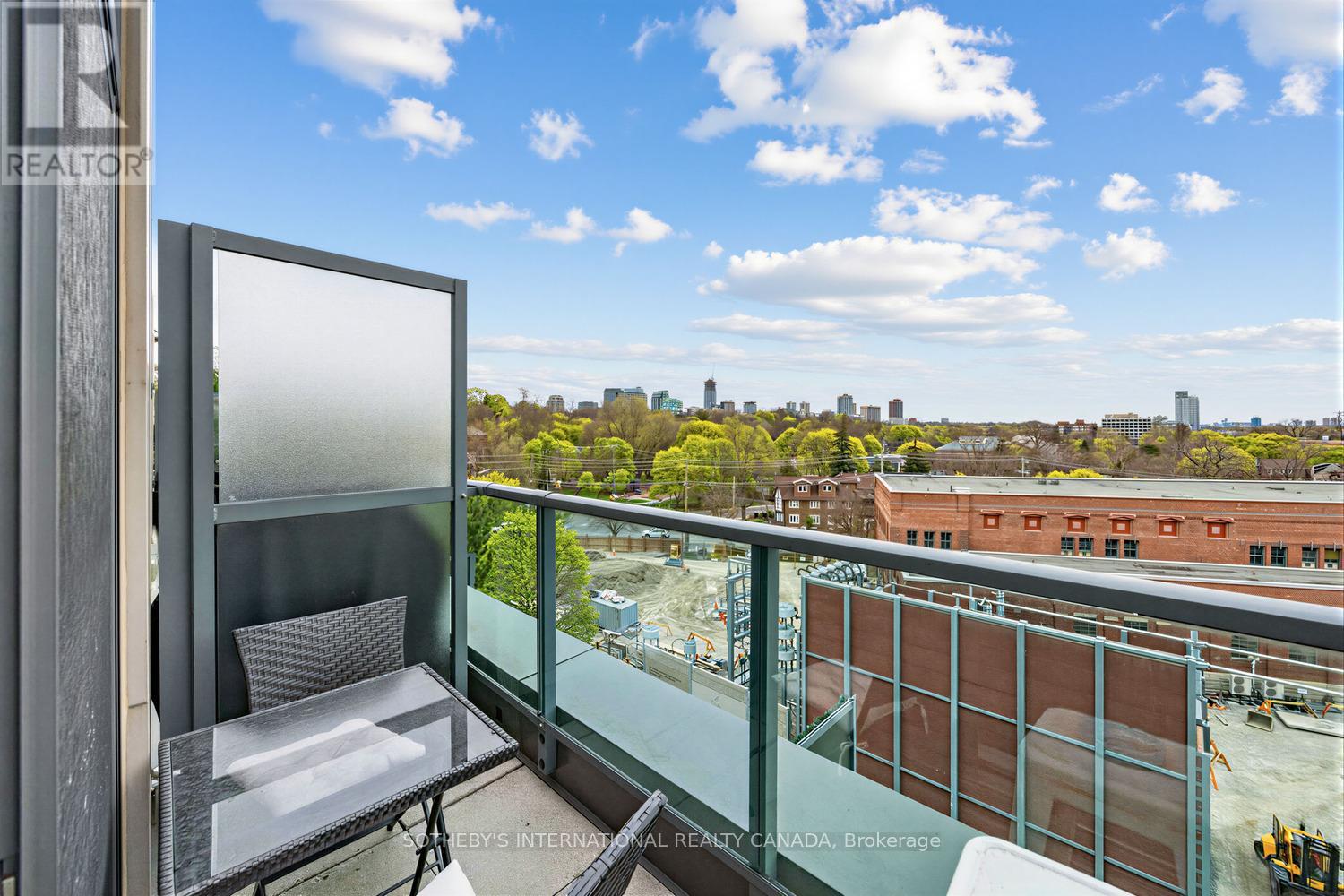 #714 377 MADISON AVENUE - 23