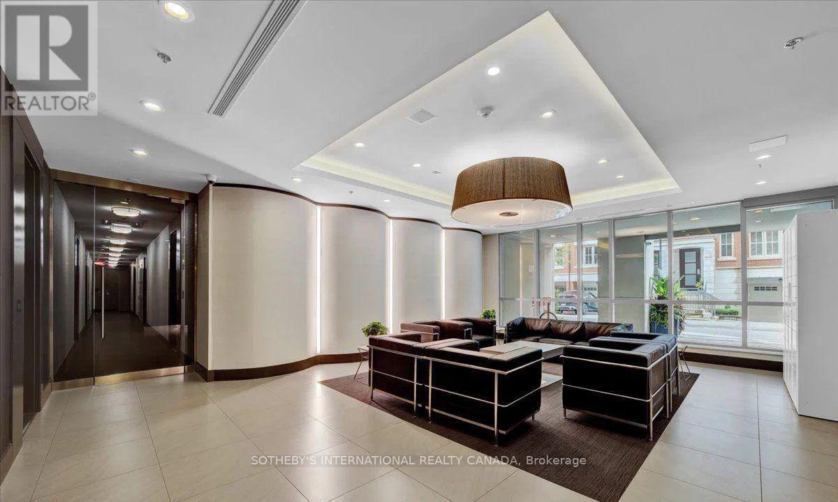 #714 377 MADISON AVENUE - 25
