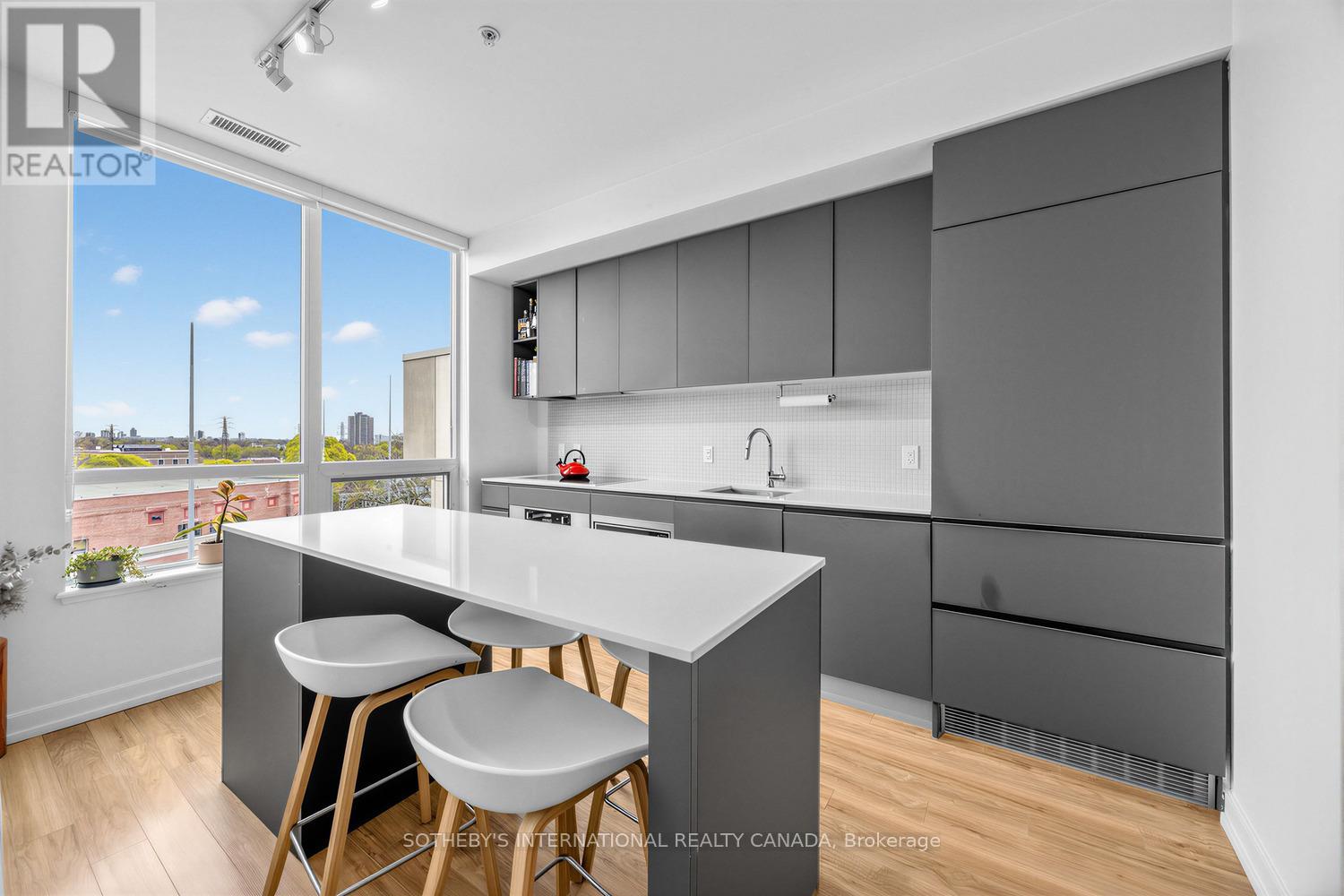 #714 377 MADISON AVENUE - 9