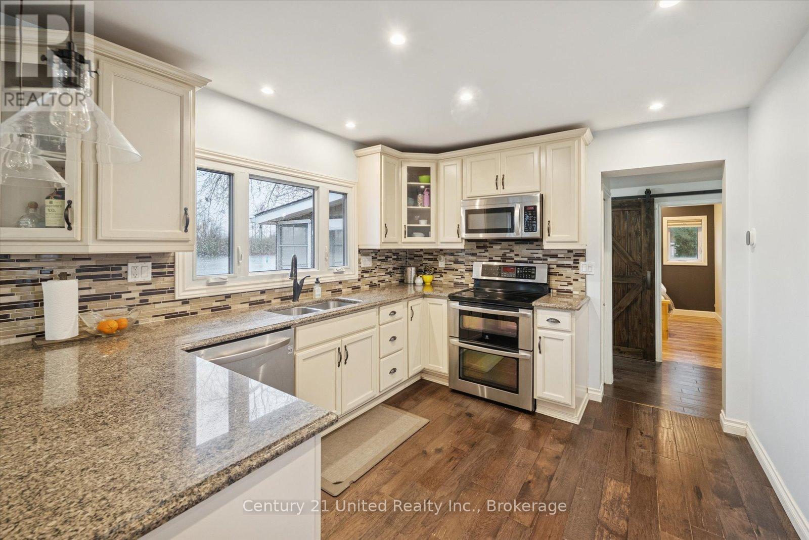 266 GREENWOOD ROAD - 15