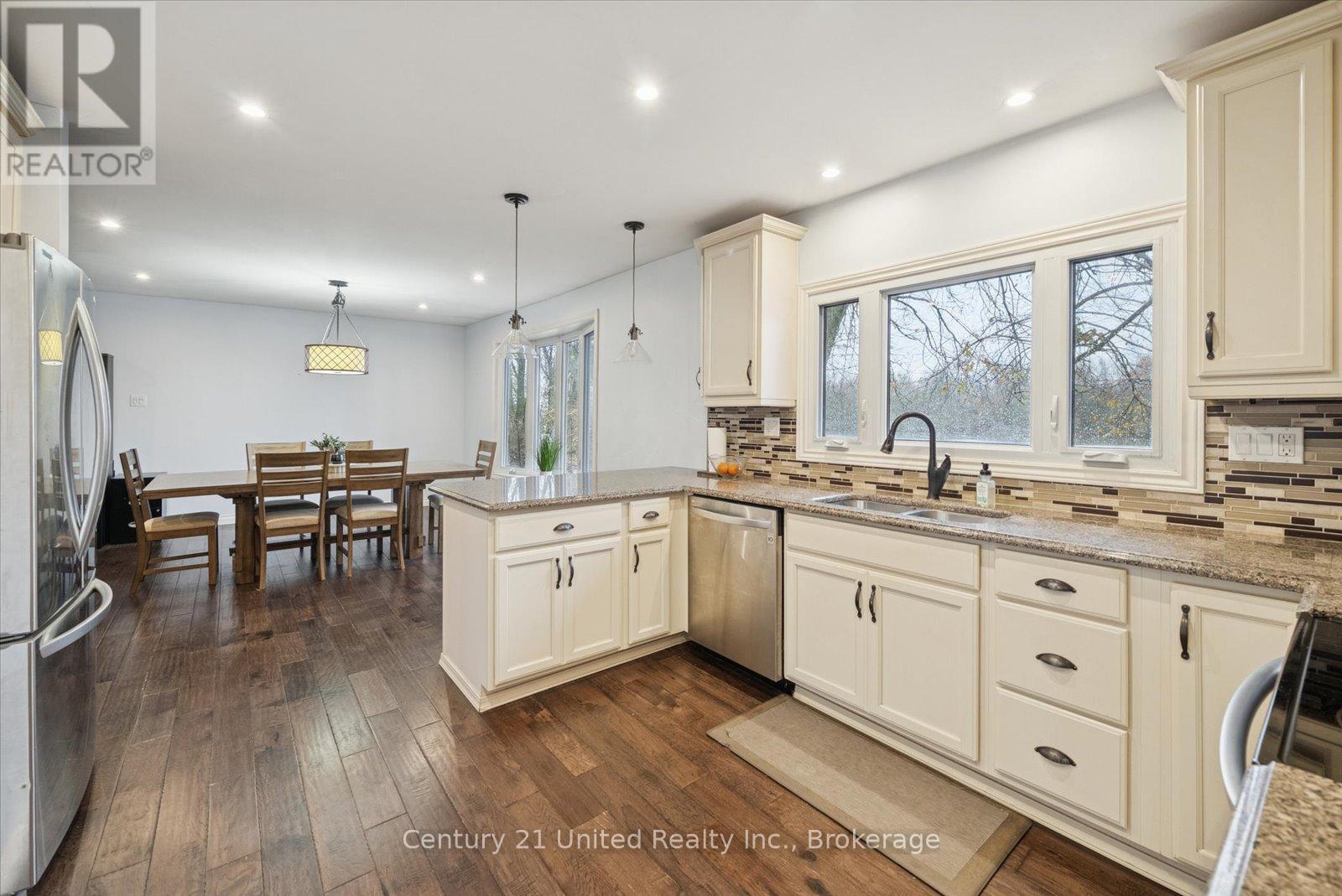 266 GREENWOOD ROAD - 17