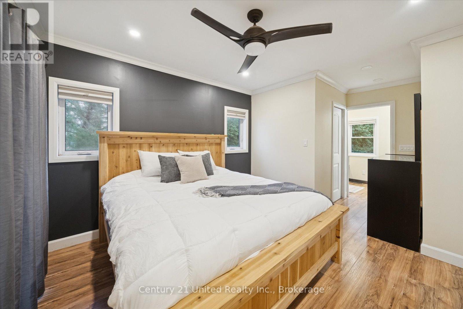 266 GREENWOOD ROAD - 22