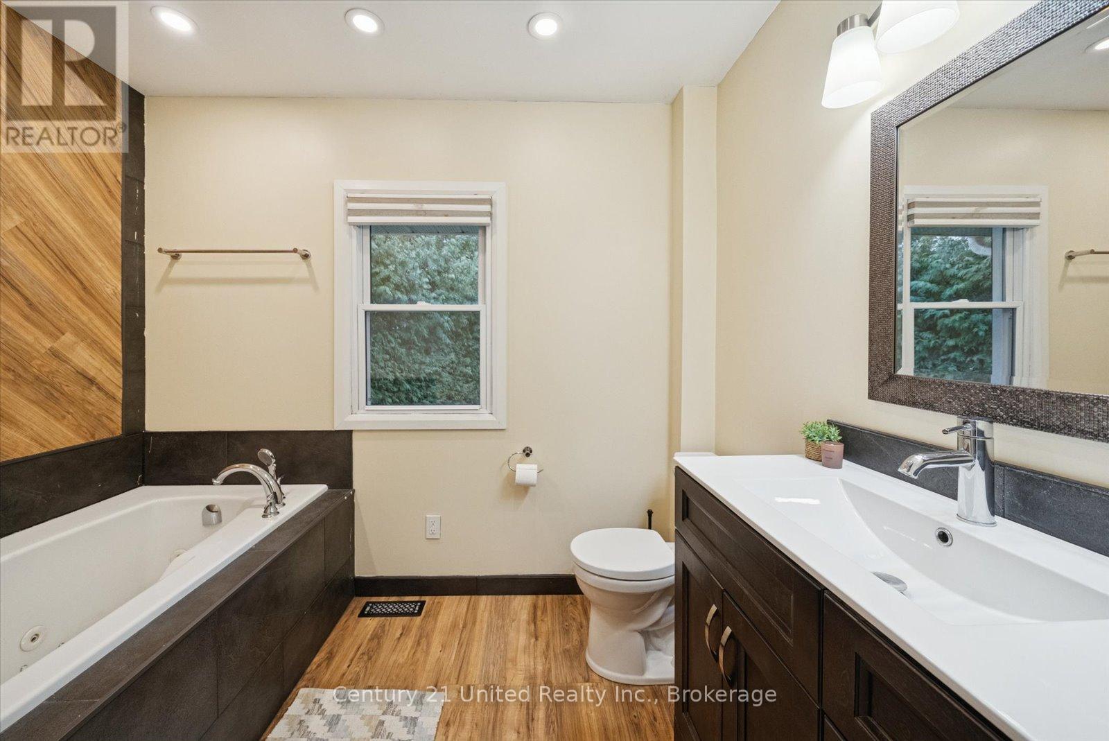 266 GREENWOOD ROAD - 23