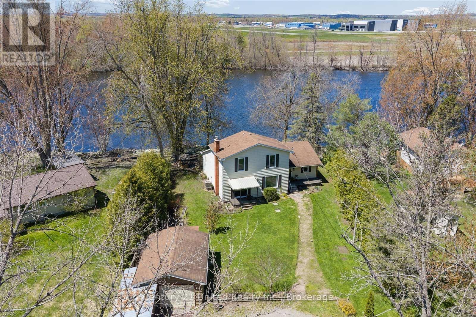 266 GREENWOOD ROAD - 36