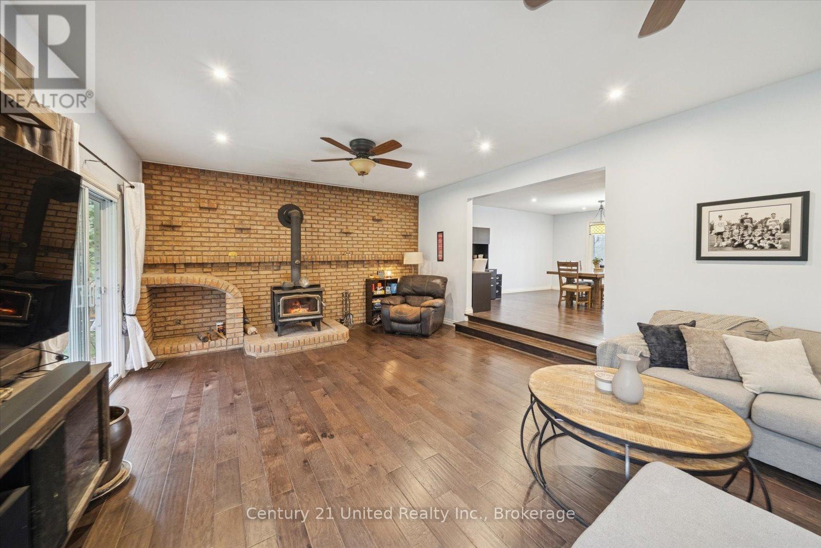 266 GREENWOOD ROAD - 9