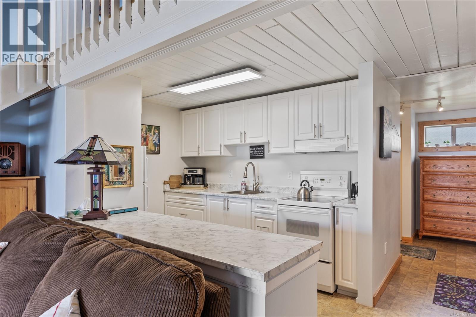 #220 3295 Island Hwy W - 11