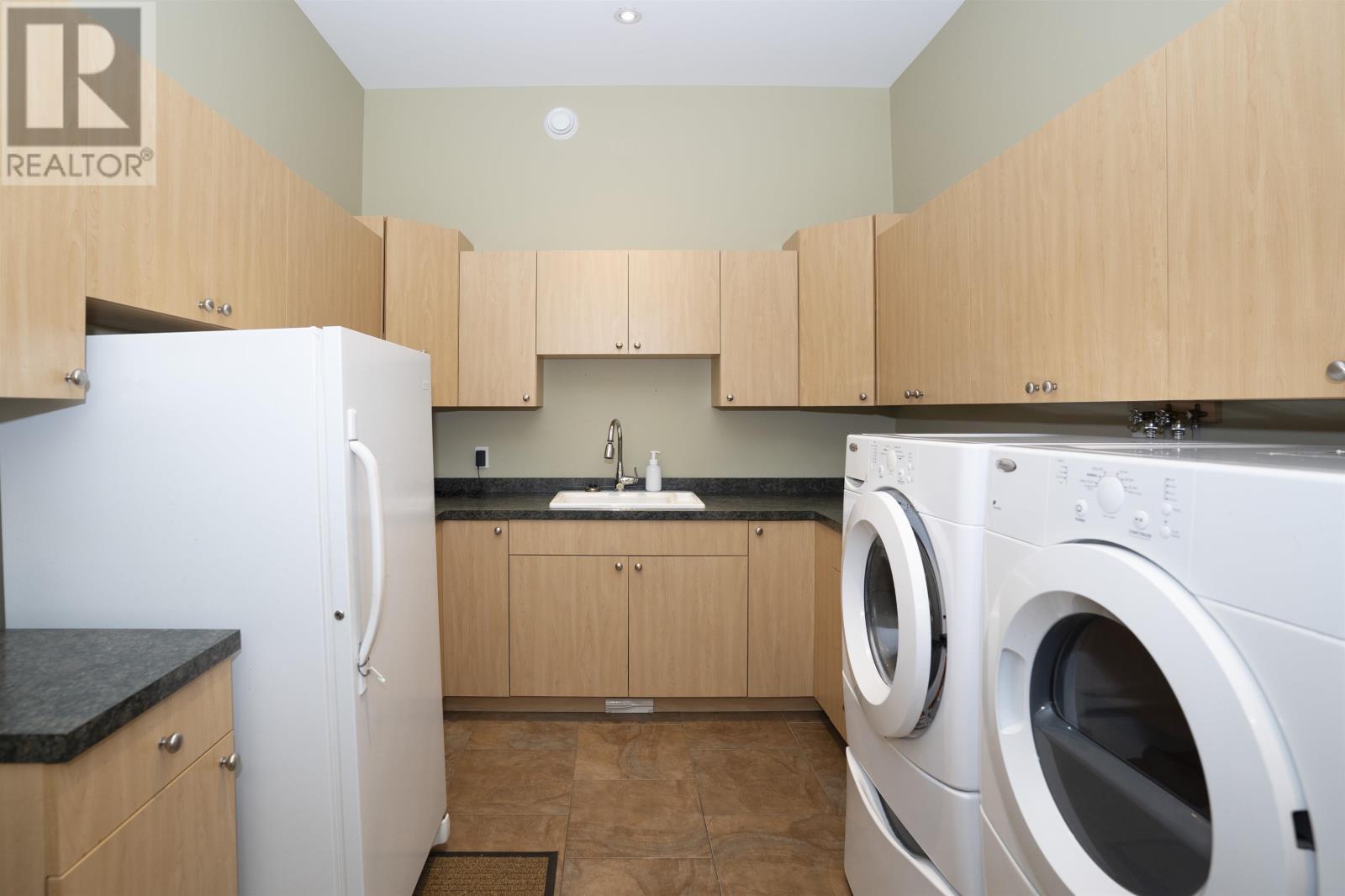 1106 MAHOGANY PL - 33