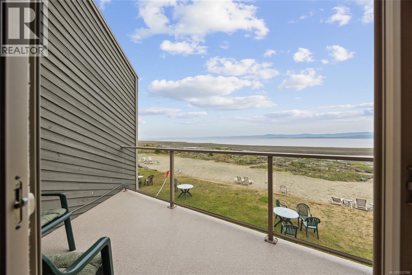 #220 3295 Island Hwy W - 28