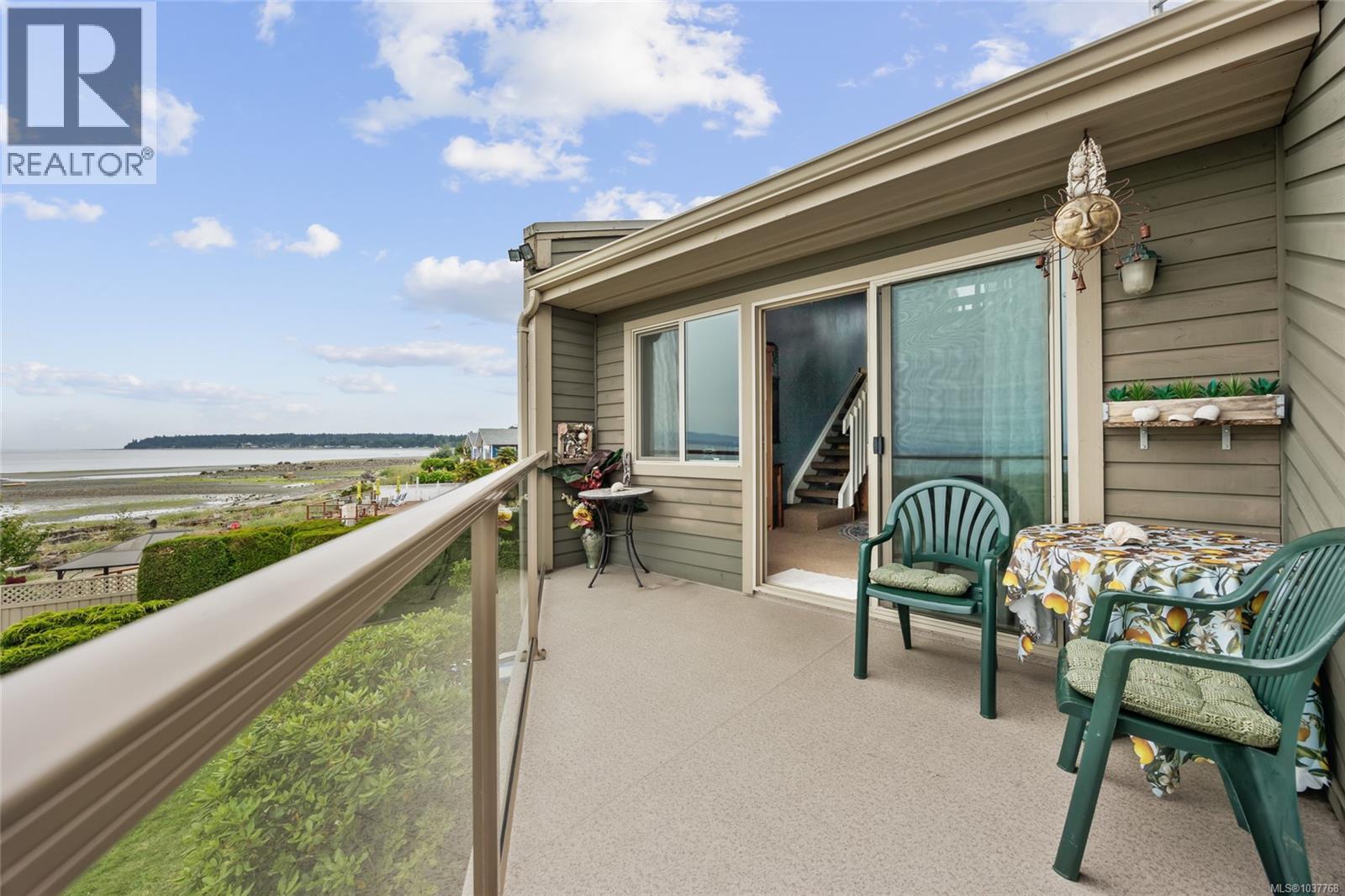 #220 3295 Island Hwy W - 27