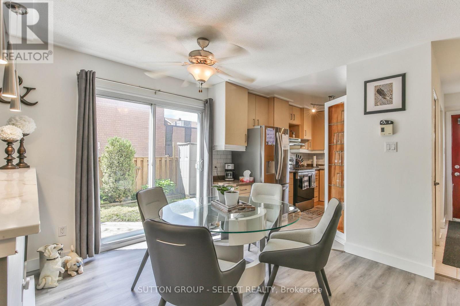 #226 230 CLARKE ROAD - 10