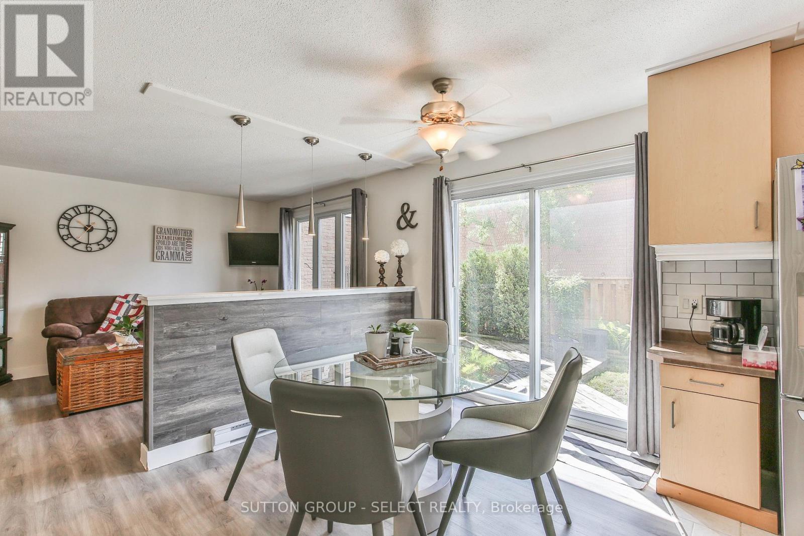 #226 230 CLARKE ROAD - 11