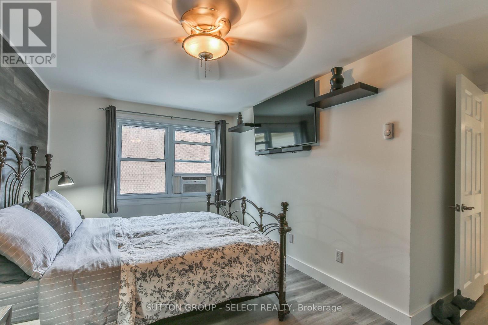 #226 230 CLARKE ROAD - 20