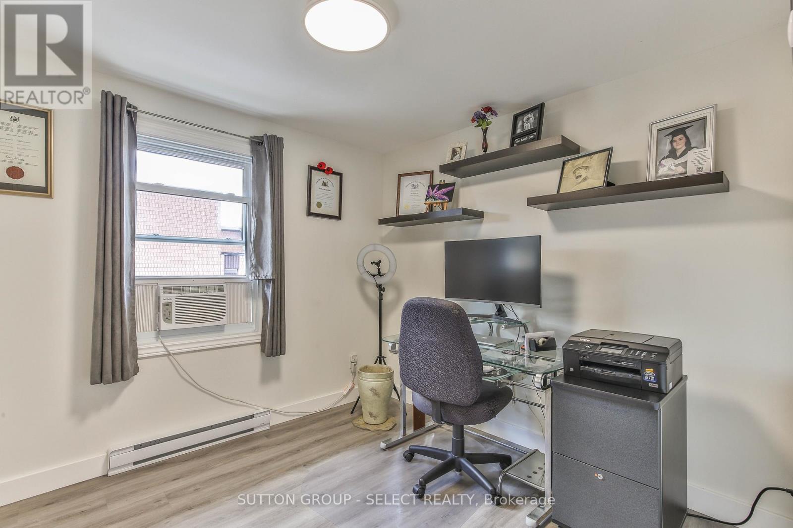 #226 230 CLARKE ROAD - 22