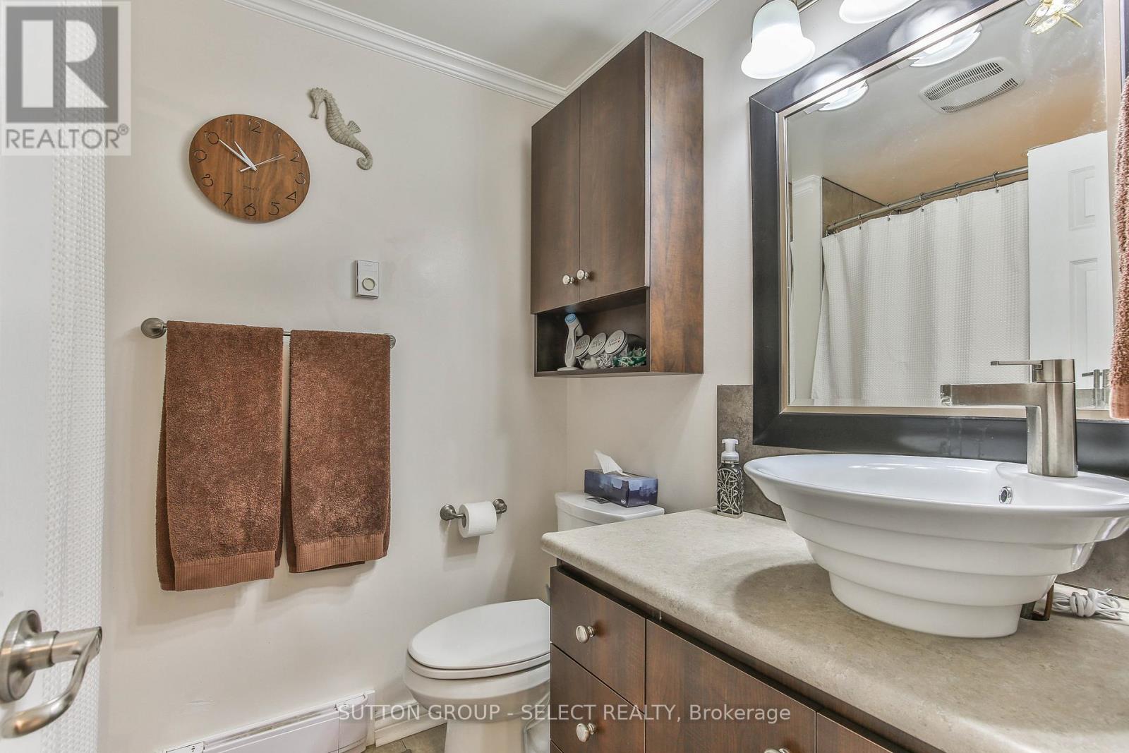 #226 230 CLARKE ROAD - 26