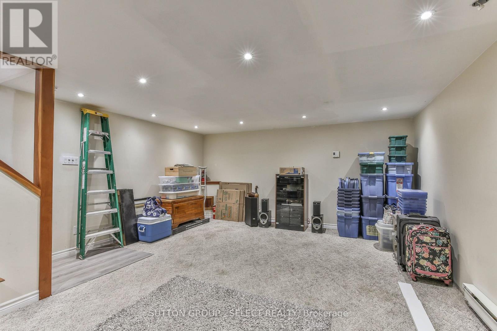 #226 230 CLARKE ROAD - 27