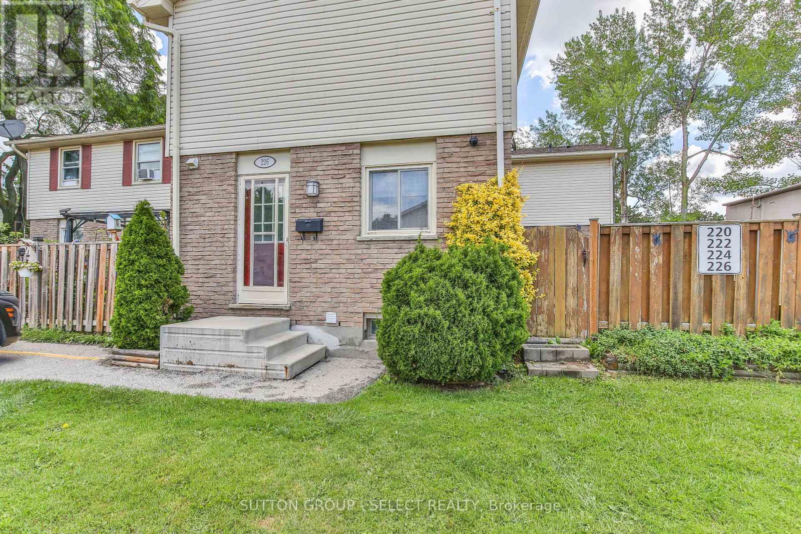 #226 230 CLARKE ROAD - 3