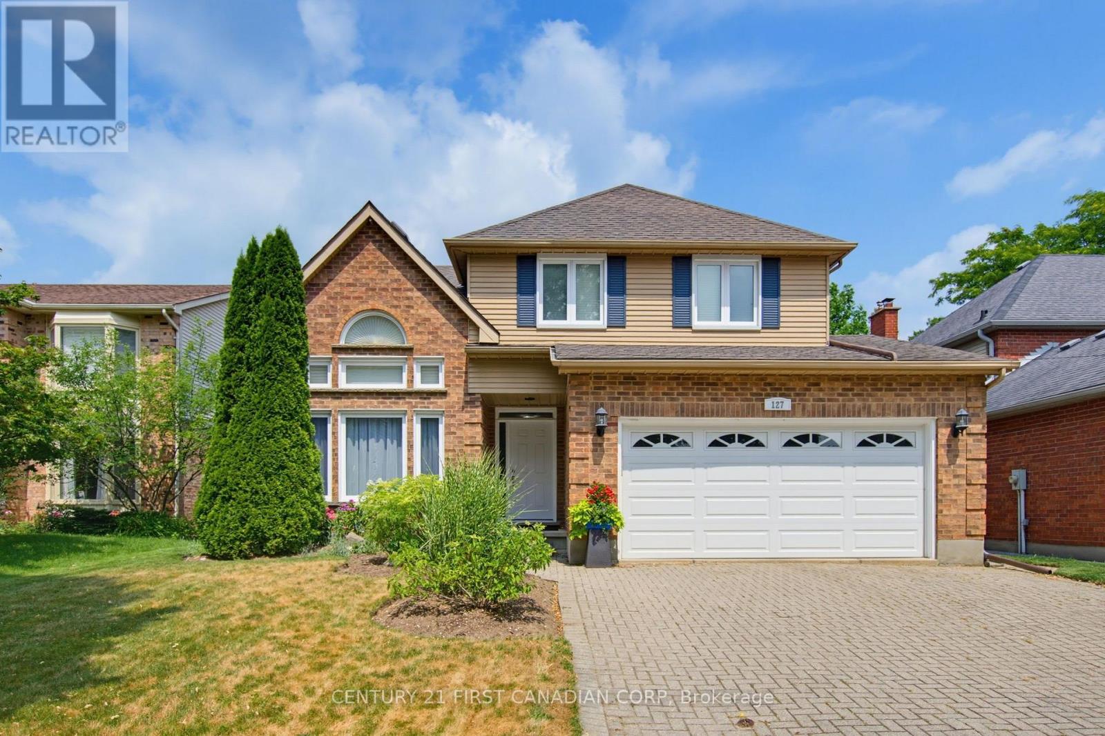 127 CHALFONT CRESCENT - 1