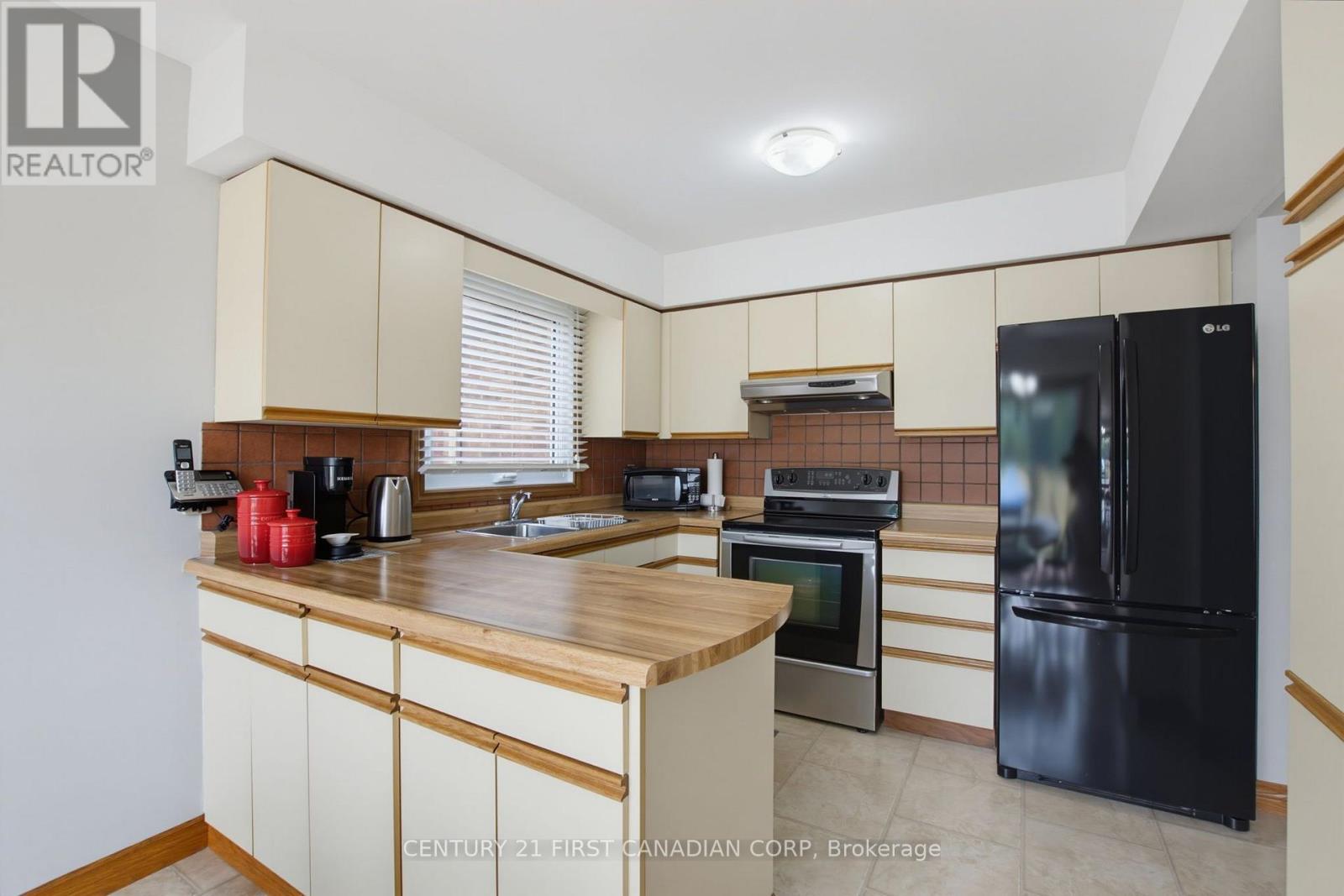 127 CHALFONT CRESCENT - 16
