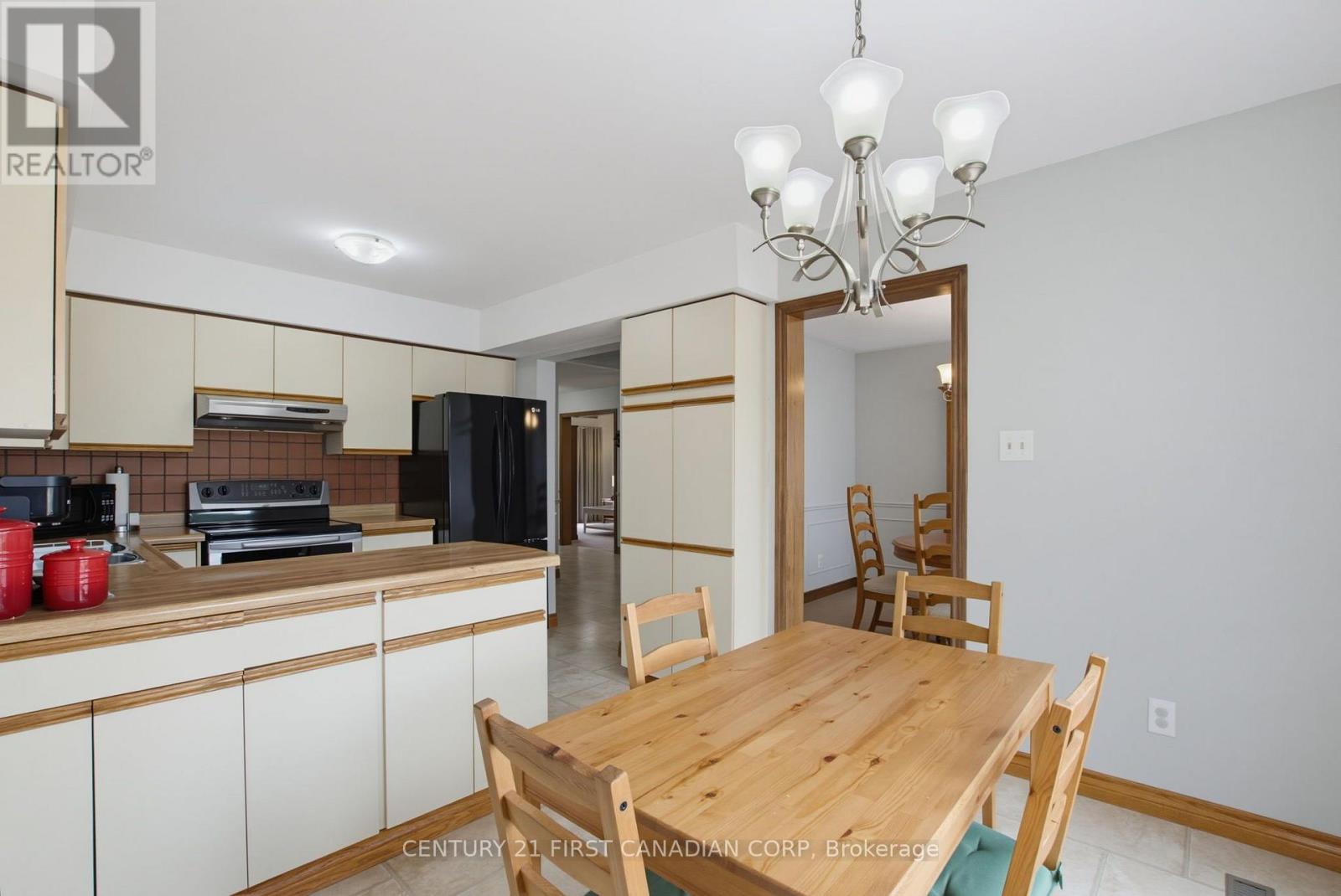 127 CHALFONT CRESCENT - 17