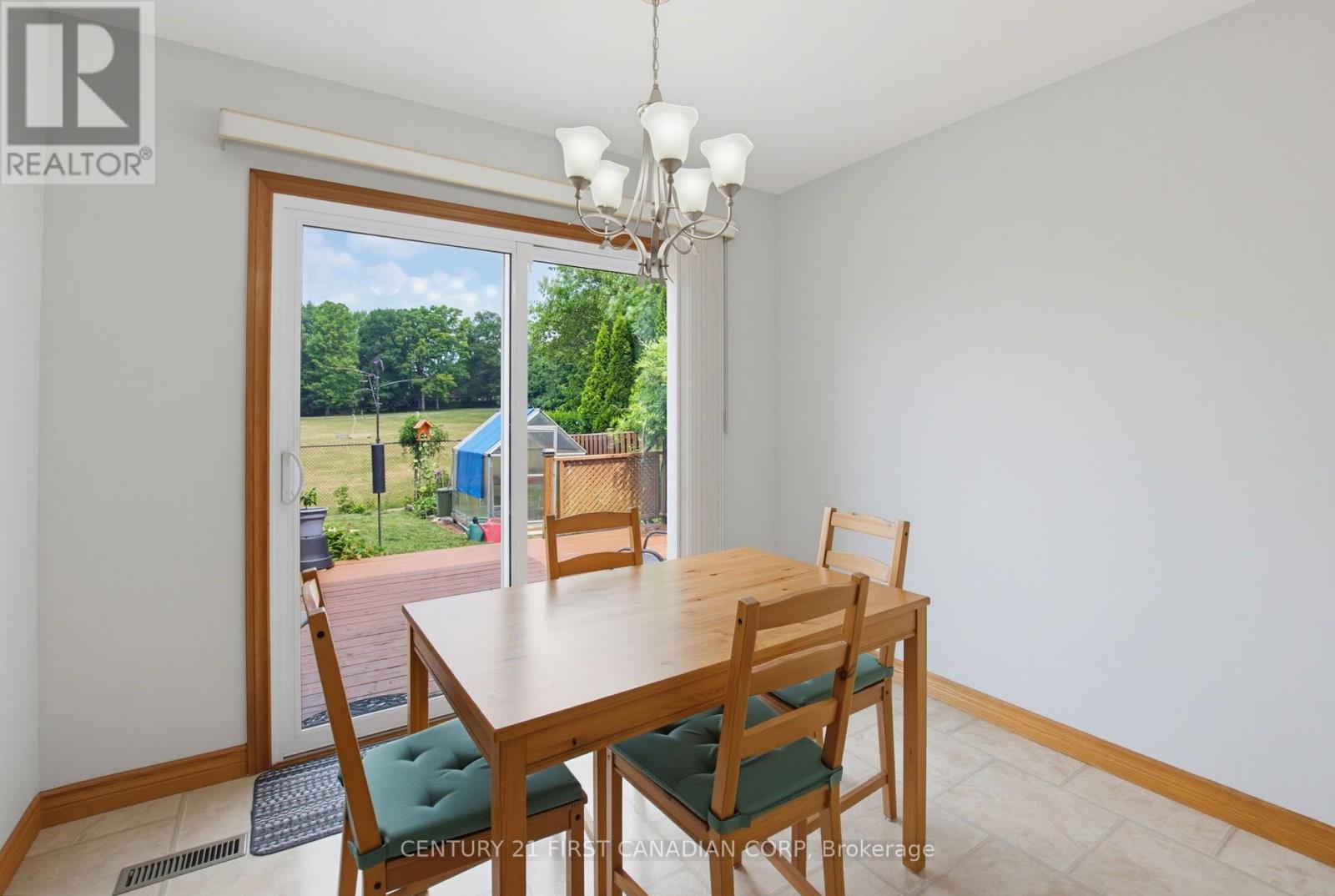 127 CHALFONT CRESCENT - 19