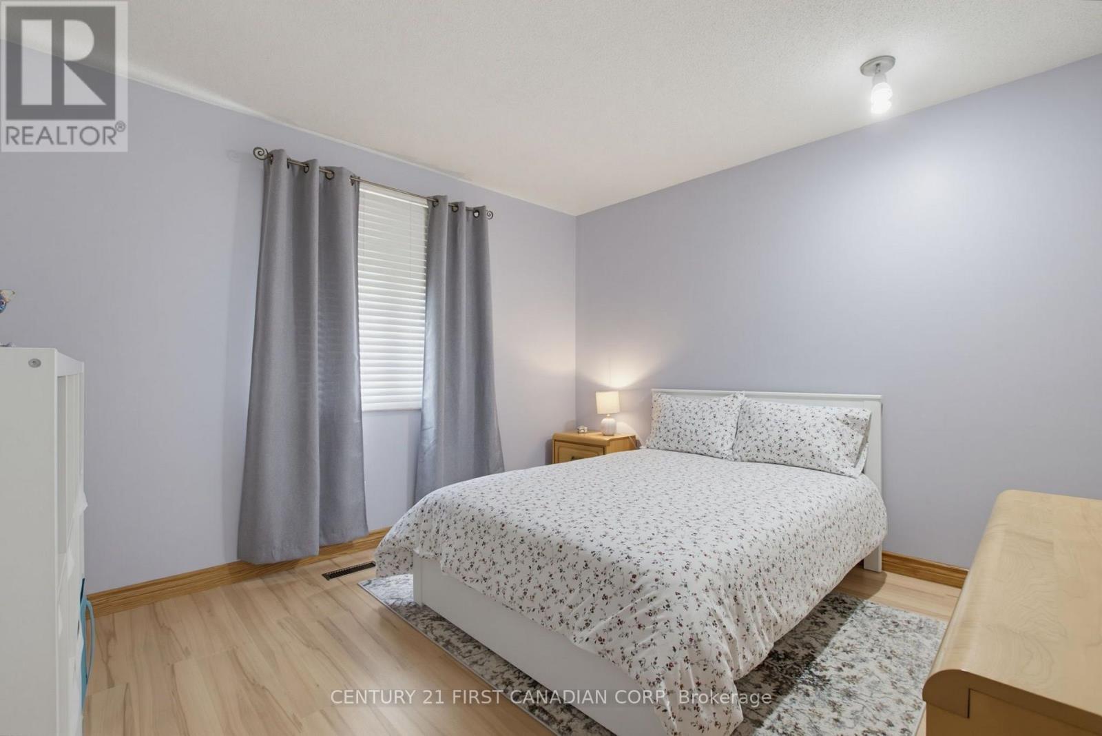 127 CHALFONT CRESCENT - 30