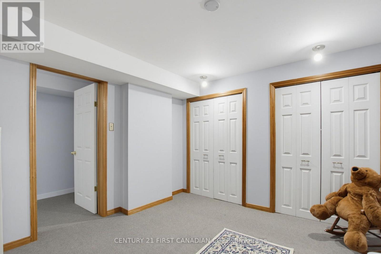 127 CHALFONT CRESCENT - 36